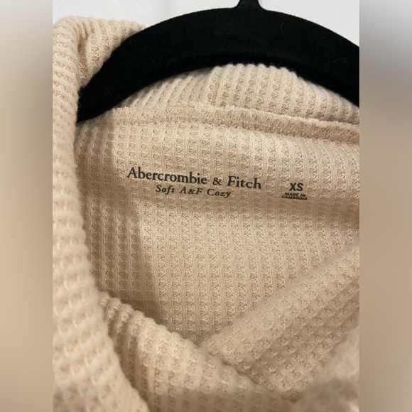 Womens Abercrombie & Fitch Thermal Cowl Neck Top size XS - Picture 2 of 3